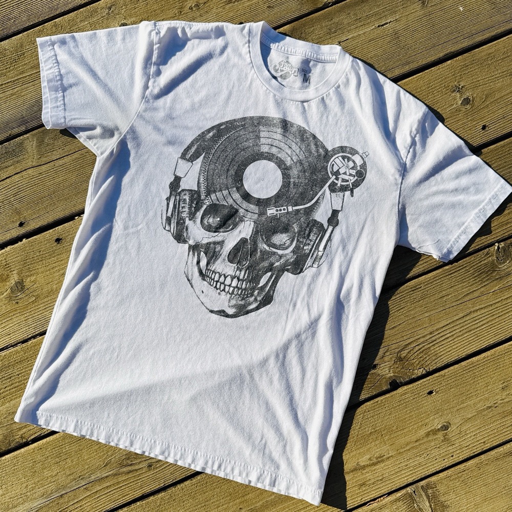 Skull Headphones T Shirt DJ Turntable Graphic Tee White Streetwear Mens M